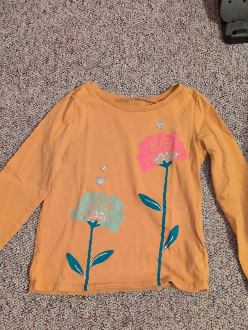 2 Long Sleeve And 2 Short Sleeve Shirts Size 6